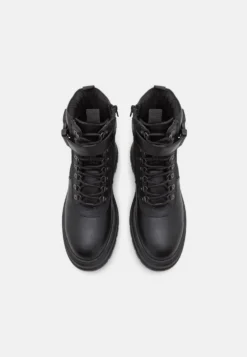 YOURTURN Stivaletti StringatiBlack Uomo Stivaletti/Stivali YO112K027-Q11 -Yourturn 0417ef092b67446c93883c243669ee48 scaled