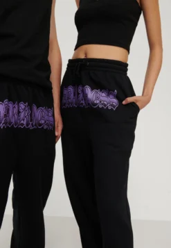 YOURTURN UnisexPantaloni SportiviBlack Uomo Pantaloni YO122E03T-Q11 -Yourturn 0fff79370ddc4745ba28fef9e1d9ef63 scaled