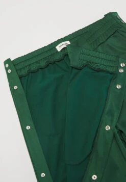 YOURTURN Pantaloni SportiviDark Green Uomo Pantaloni Sportivi E Joggers YO122E03Q-M11 -Yourturn 123dacd527cf42f5b37228e3b4c155de scaled