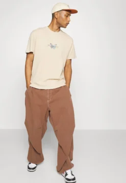 YOURTURN Unisex - T-Shirt Con Stampa - Tan -Yourturn 1a4ef7b255514bd7b86b07b5b7e914cb scaled