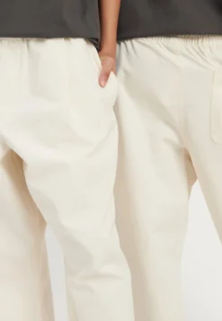 YOURTURN Pant Bo Trousers Elastic Waist Loose Fit Unisex - Pantaloni - Beige -Yourturn 202c46c86703418f90485826823f5f69 scaled