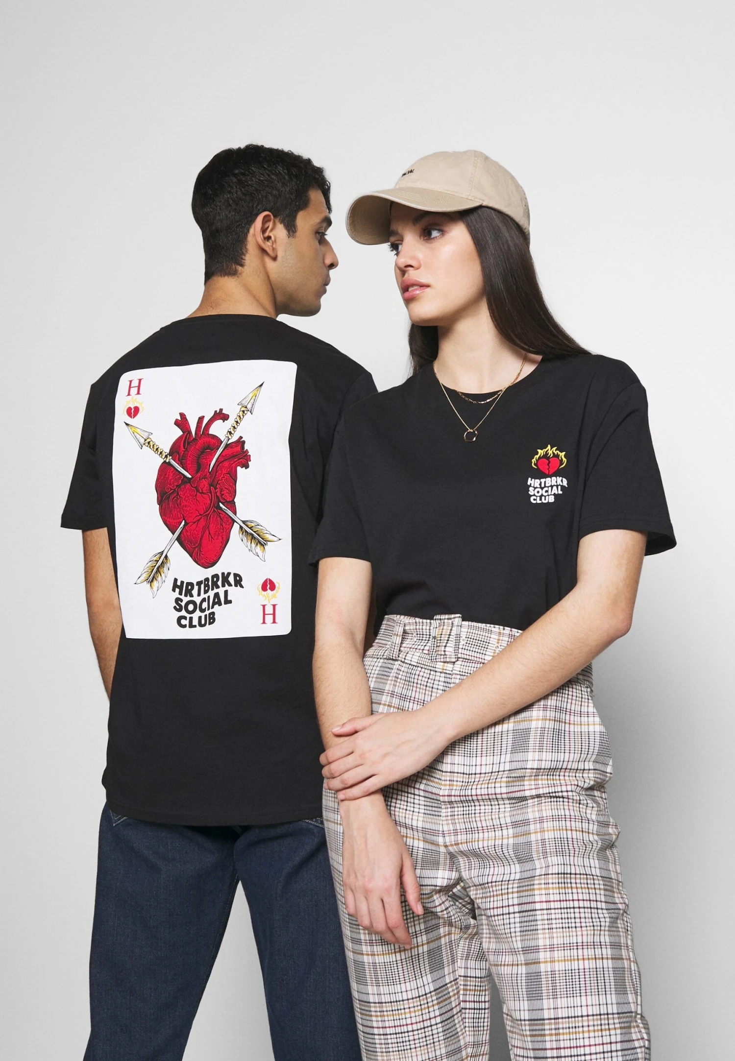 YOURTURN UnisexT-Shirt Con StampaBlack Uomo T-shirt E Polo YO121002A-Q11 1 YOURTURN UnisexT-Shirt Con StampaBlack Uomo T-shirt E Polo YO121002A-Q11