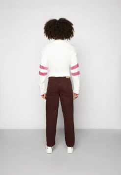 YOURTURN Workwear Unisex - Jeans Baggy - Brown -Yourturn 256150d32e5d47f689fd790e5a88ad77 scaled