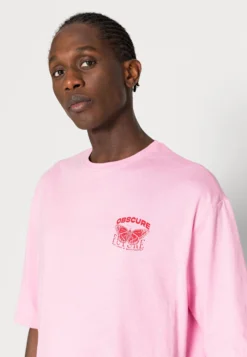 YOURTURN Nostalgia Future Tee UnisexT-Shirt Con StampaPink Uomo T-shirt E Polo YO12100M4-J11 9 YOURTURN Nostalgia Future Tee UnisexT-Shirt Con StampaPink Uomo T-shirt E Polo YO12100M4-J11 -Yourturn 2c7e9a8267c24ab68707f78a01b1d56e scaled