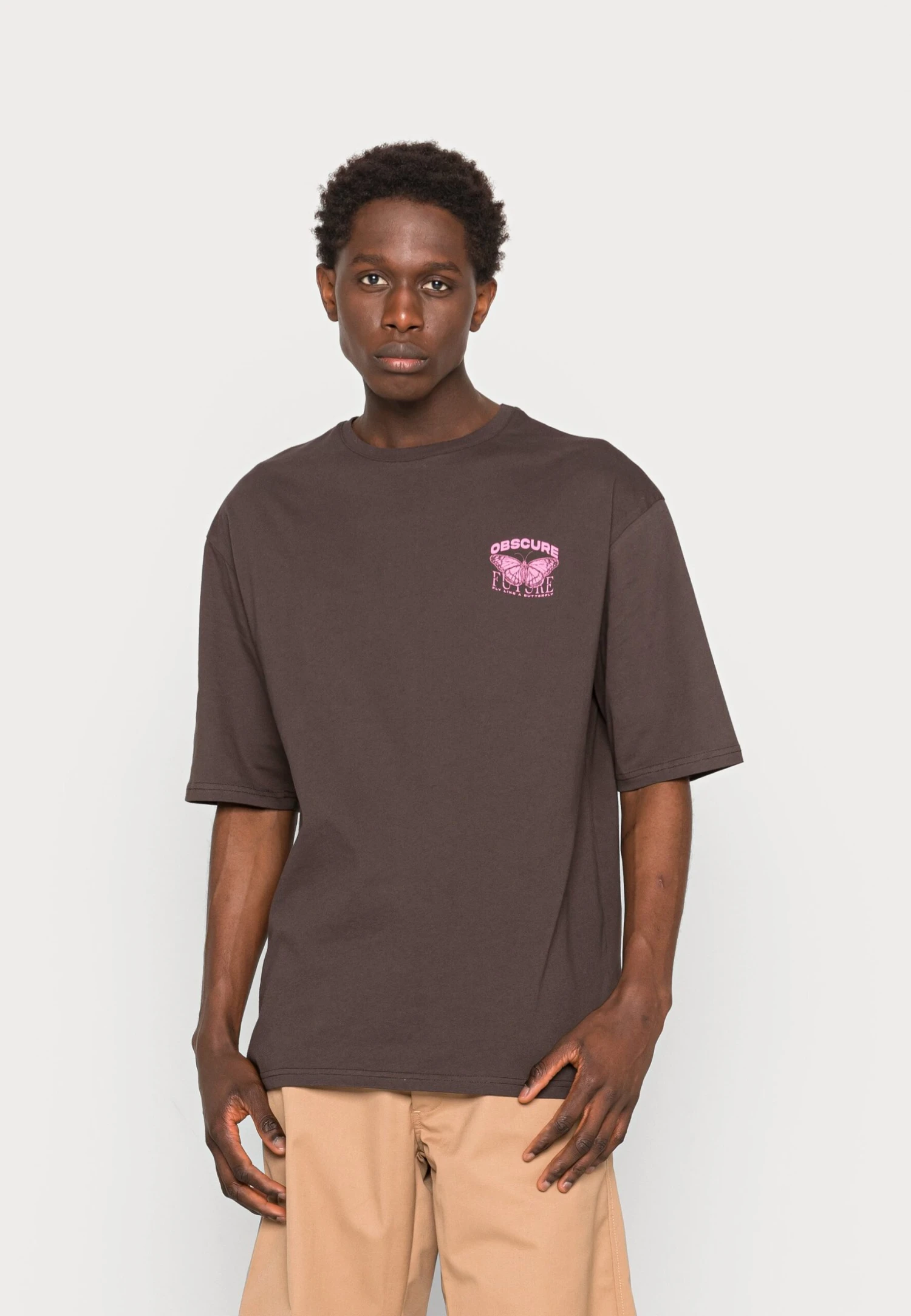 YOURTURN Nostalgia Future Tee UnisexT-Shirt Con StampaBrown Uomo T-shirt E Polo YO12100M4-O11 3 YOURTURN Nostalgia Future Tee UnisexT-Shirt Con StampaBrown Uomo T-shirt E Polo YO12100M4-O11 - immagine 3