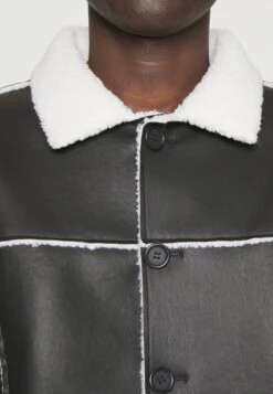 YOURTURN UnisexGiacca In SimilpelleBlack Uomo Giacche YO121012C-Q11 -Yourturn 393bbf4e2f274477af40b10f39531f62 scaled