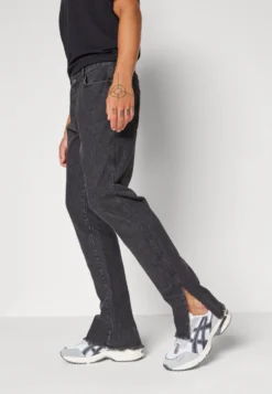 YOURTURN Slim Straight Fit Unisex Jeans A SigarettaBlack Denim Donna Jeans YO121014L-Q11 -Yourturn 427d9b48d8ca4ccfae12ec7d29205c32 scaled