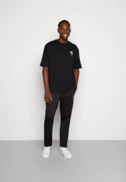 YOURTURN UnisexT-Shirt Con StampaBlack Donna T-shirt E Top YO12100T7-Q11 -Yourturn 52494755621d4f1aad159a40ce248539 scaled