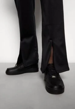 YOURTURN UnisexPantaloni SportiviBlack Uomo Pantaloni Sportivi E Joggers YO12100RR-Q11 -Yourturn 5c4f8c8cb63e40f79401d8fdfffc3743 scaled