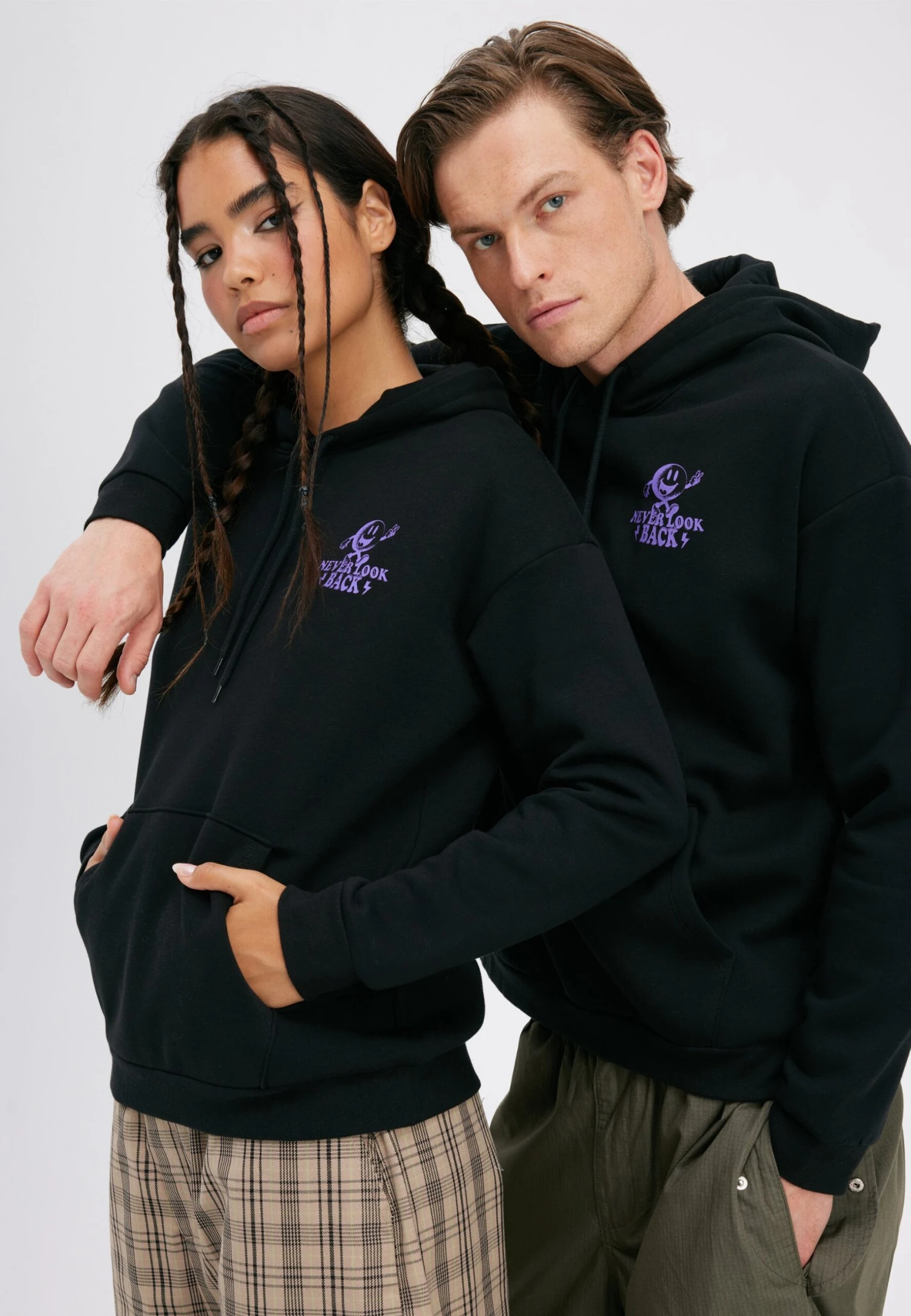 YOURTURN FelpaBlack Uomo Maglieria E Felpe YO121016B-Q11 3 YOURTURN FelpaBlack Uomo Maglieria E Felpe YO121016B-Q11 - immagine 3