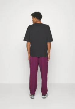 YOURTURN UnisexT-Shirt Con StampaBlack Donna T-shirt E Top YO1210118-Q11 -Yourturn 653d9d69ac1e4bc882857bfb6742376b scaled