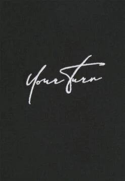 YOURTURN UnisexMaglietta A Manica LungaBlack Uomo T-shirt E Polo YO12100AI-Q11 5 YOURTURN UnisexMaglietta A Manica LungaBlack Uomo T-shirt E Polo YO12100AI-Q11 -Yourturn 671ab0868aed428d9fb0366533cb1ce4 scaled