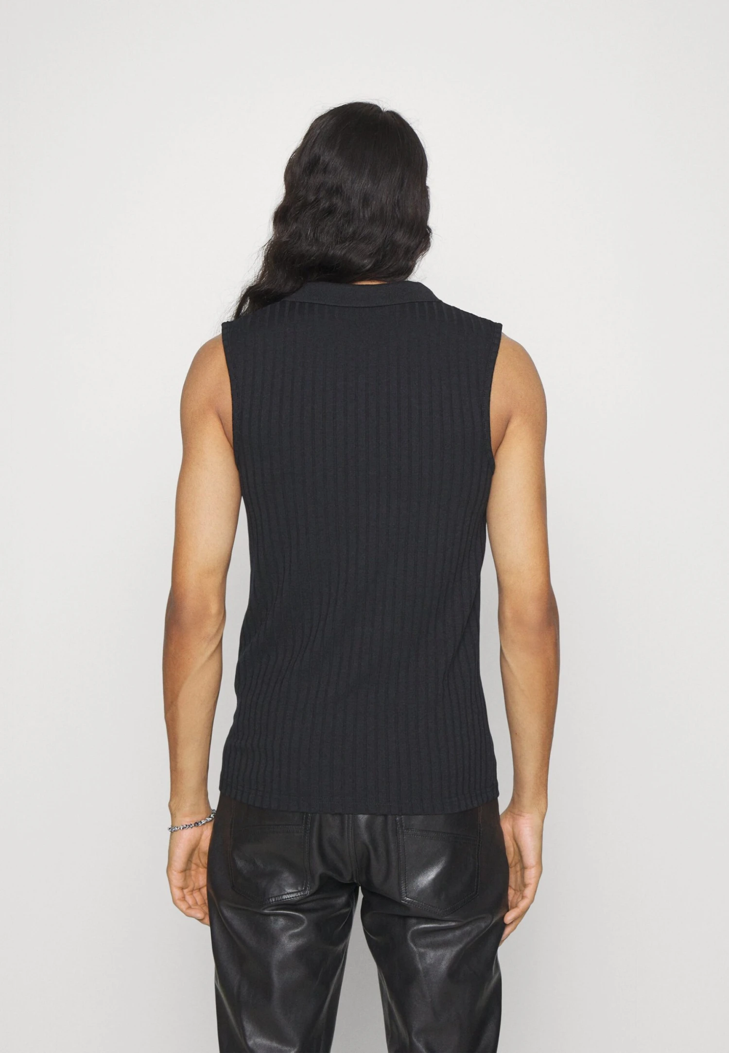 YOURTURN UnisexTopBlack Donna T-shirt E Top YO12100ZQ-Q11 3 YOURTURN UnisexTopBlack Donna T-shirt E Top YO12100ZQ-Q11 - immagine 3