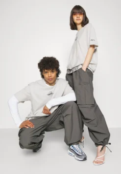 YOURTURN Unisex - Pantaloni - Dark Grey -Yourturn 741c78c15743413996e063ab6b99670b scaled