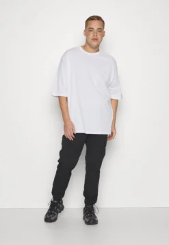 YOURTURN Unisex 3 Pack T-Shirt BasicWhite/Lilac/Black Uomo T-shirt E Polo YO12100WH-A11 18 YOURTURN Unisex 3 Pack T-Shirt BasicWhite/Lilac/Black Uomo T-shirt E Polo YO12100WH-A11 -Yourturn 7d9c4d03c4054ce098a931d778e37683 scaled