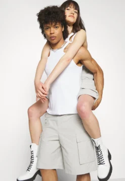 YOURTURN Unisex - Shorts - Light Grey 10 YOURTURN Unisex - Shorts - Light Grey -Yourturn 85d9b741d2b249b68f2e49464d4e5111 scaled