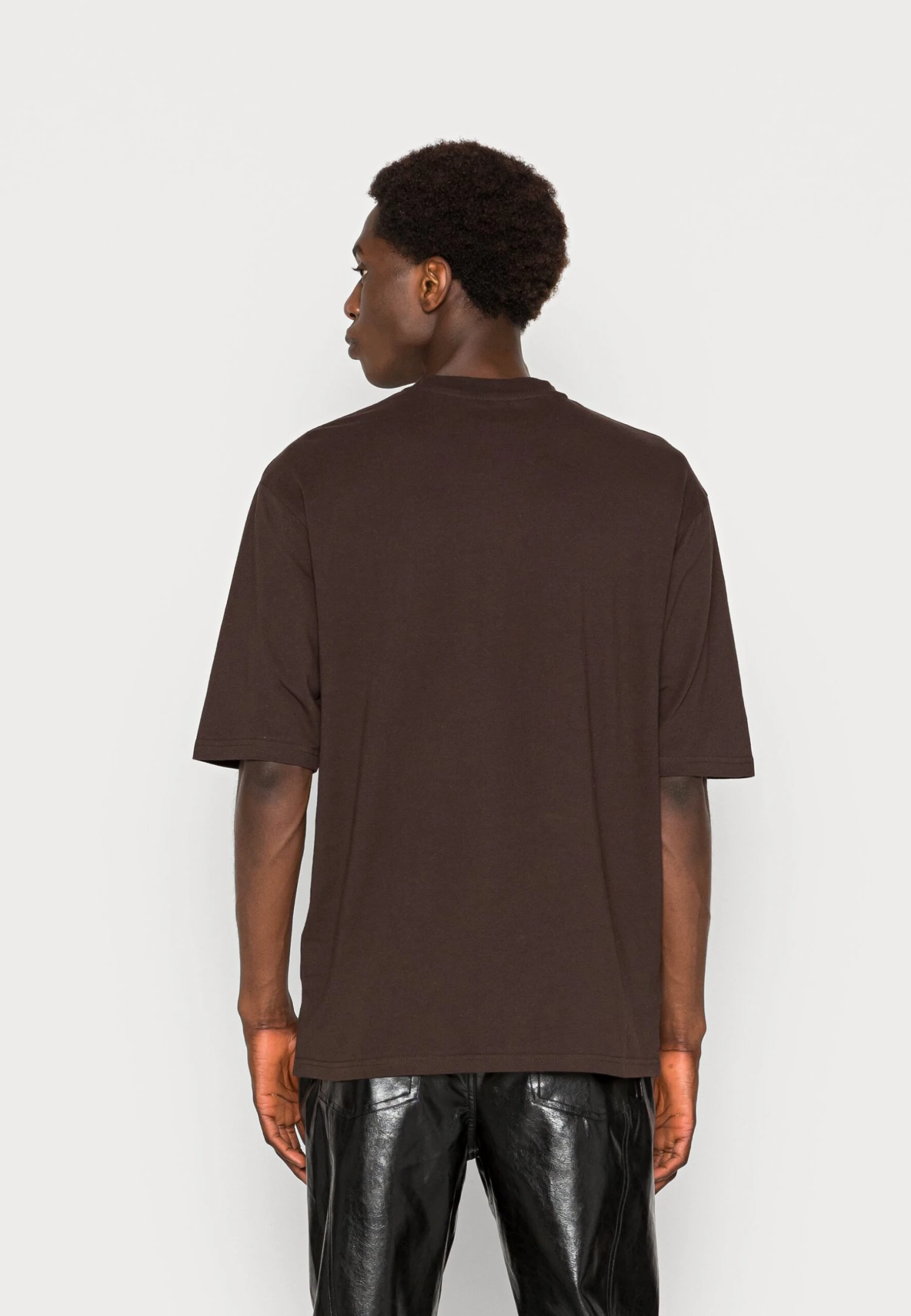 YOURTURN UnisexT-Shirt Con Stampa Dark Brown Uomo T-shirt E Polo YO12100NY-O11 3 YOURTURN UnisexT-Shirt Con Stampa Dark Brown Uomo T-shirt E Polo YO12100NY-O11 - immagine 3