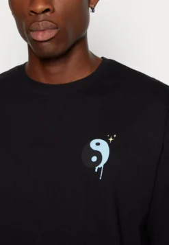 YOURTURN UnisexT-Shirt Con StampaBlack Donna T-shirt E Top YO12100T7-Q11 -Yourturn a1db3fe4baac47bda80f55c38129989b scaled