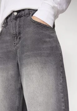 YOURTURN Extreme Baggy Fit UnisexJeans BaggyBlack Denim Uomo Jeans YO121014J-Q11 -Yourturn b51e3c39d0cb45e4afba181259909391 scaled