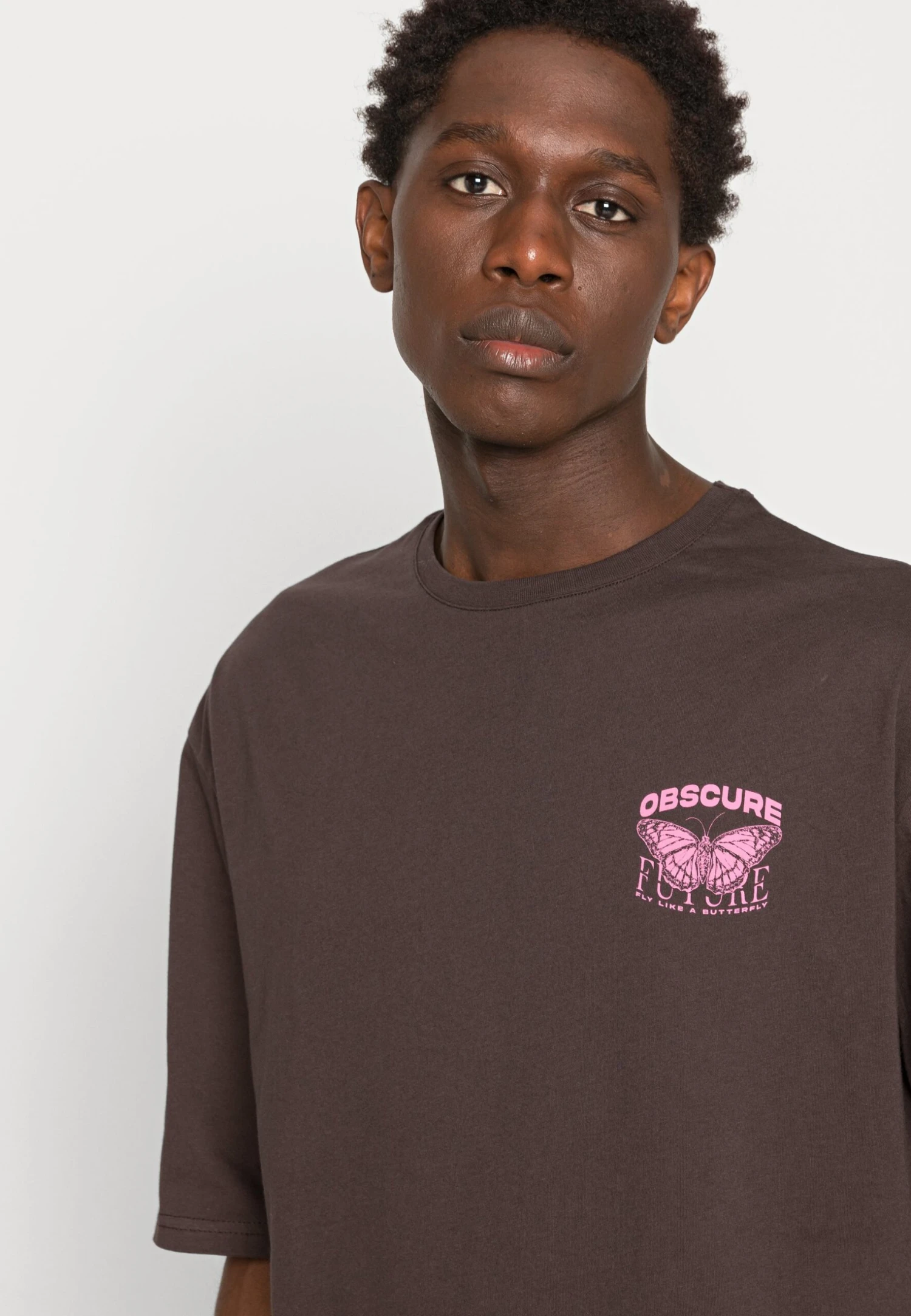 YOURTURN Nostalgia Future Tee UnisexT-Shirt Con StampaBrown Uomo T-shirt E Polo YO12100M4-O11 5 YOURTURN Nostalgia Future Tee UnisexT-Shirt Con StampaBrown Uomo T-shirt E Polo YO12100M4-O11 - immagine 5