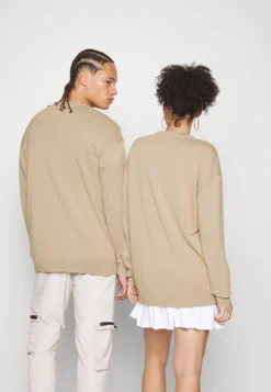 YOURTURN Crewneck With A FlowerMaglioneBeige Uomo Maglieria YO12100PZ-B11 -Yourturn c702416734614d469508f76616d3466f scaled