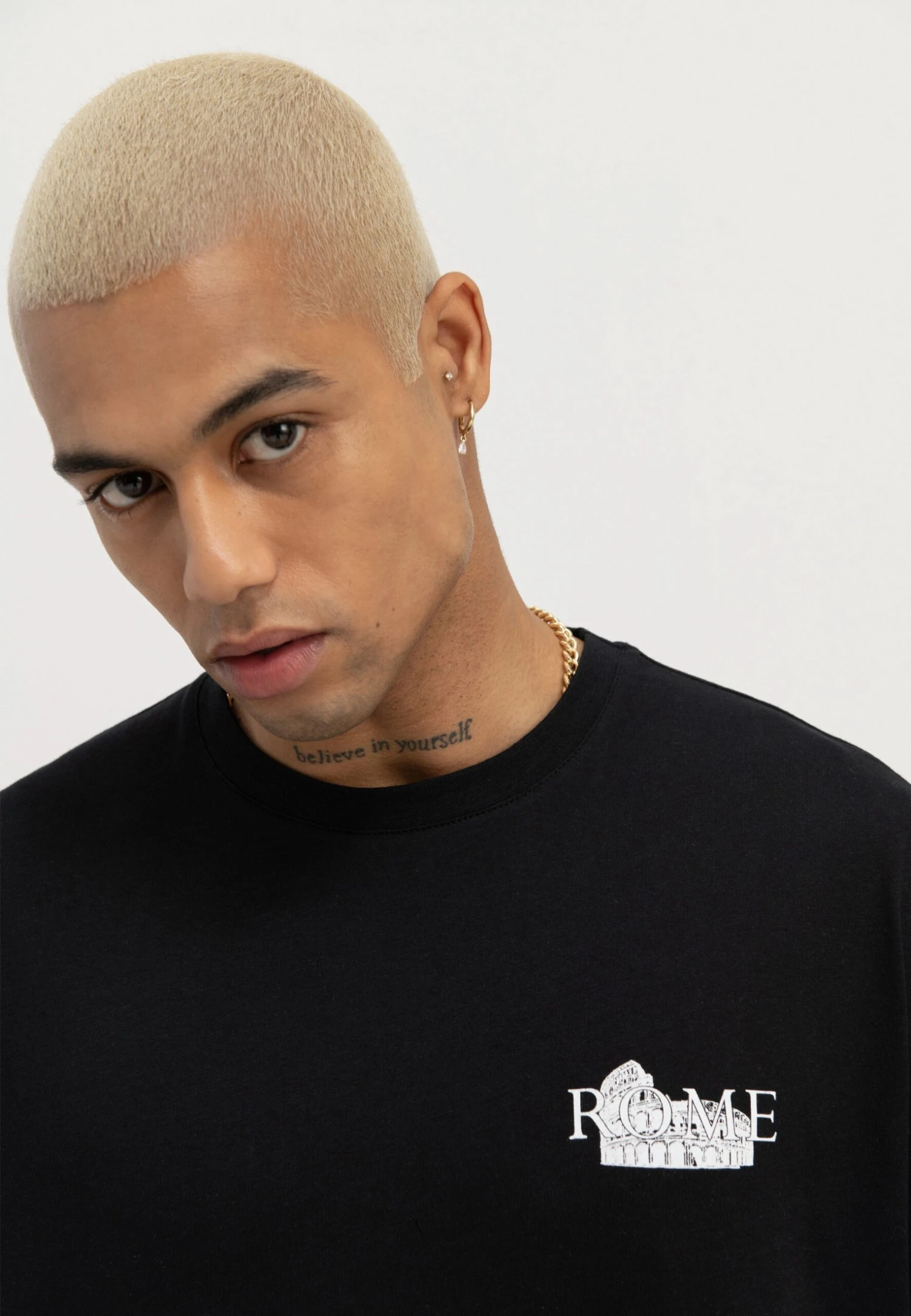 YOURTURN Rome Tee UnisexT-Shirt Con StampaBlack Donna T-shirt E Top YO121010C-Q11 5 YOURTURN Rome Tee UnisexT-Shirt Con StampaBlack Donna T-shirt E Top YO121010C-Q11 - immagine 5