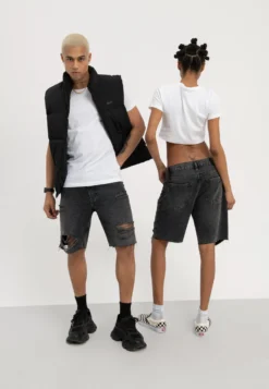 YOURTURN Unisex - Shorts Di Jeans - Black -Yourturn cb0e8a238396470b9ff5ebb0b55a6e08 scaled