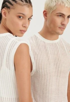 YOURTURN Unisex - Top - Off-White -Yourturn d024204efb02409d837595a69b904329 scaled