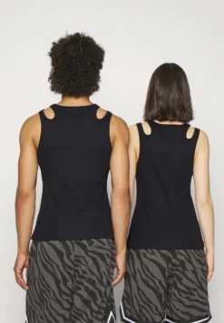 YOURTURN UnisexTopBlack Donna T-shirt E Top YO12100ZE-Q11 -Yourturn d3ecaa56fb9d468299759176d703075b scaled