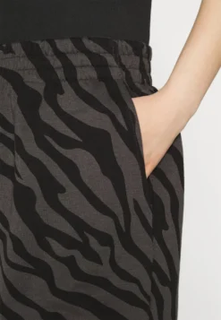 YOURTURN Unisex - Shorts - Dark Grey -Yourturn d72555a0c93f498496bcfb8210079d9c scaled