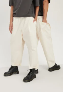 YOURTURN Pant Bo Trousers Elastic Waist Loose Fit Unisex - Pantaloni - Beige -Yourturn ea273c9740ce4eba835bab2c309c43ff scaled