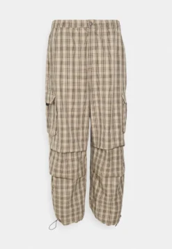 YOURTURN Unisex - Pantaloni Cargo - Beige -Yourturn eb5e29ab875b4c47b70a904a15df7523 scaled